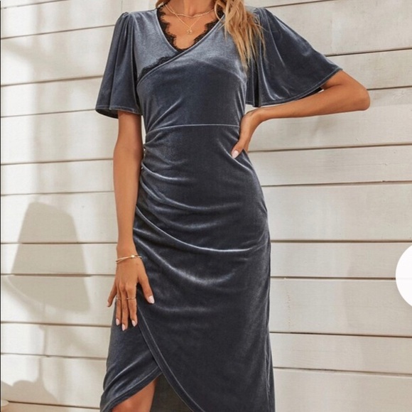 Dresses & Skirts - Beautiful velvet dress